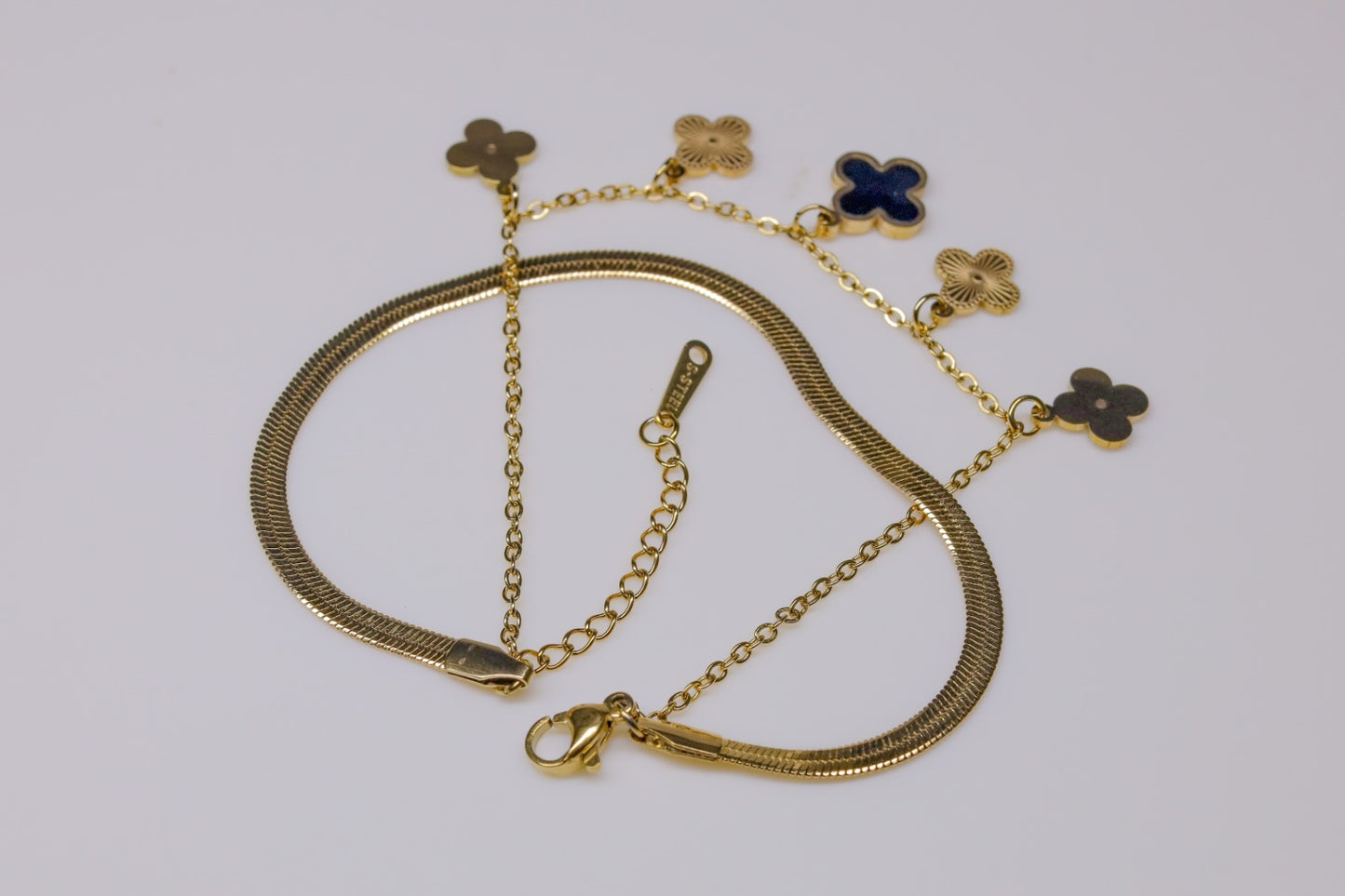 Black & Gold Clover Harmony Armband #8100